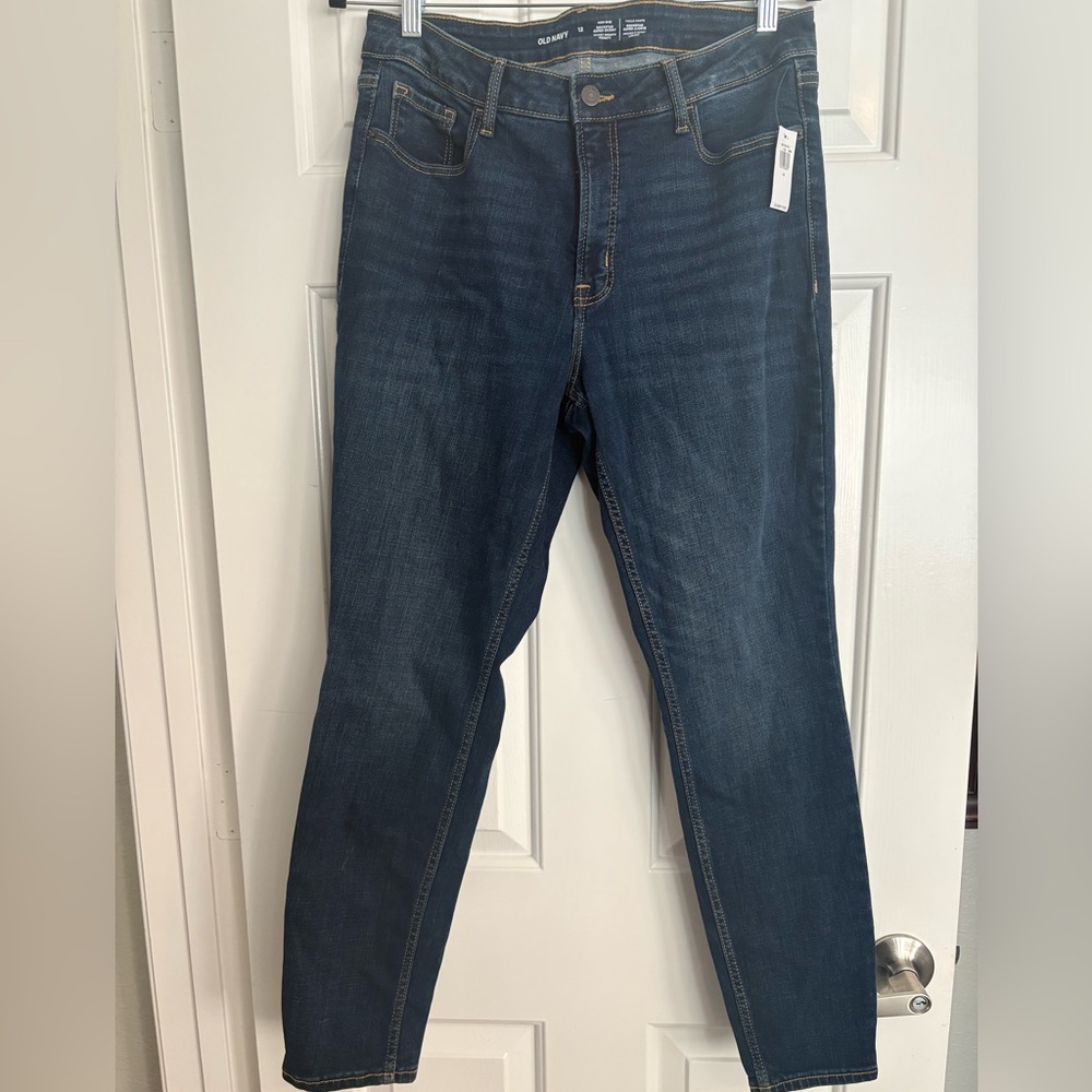 Old Navy Rockstar Super Skinny Jean